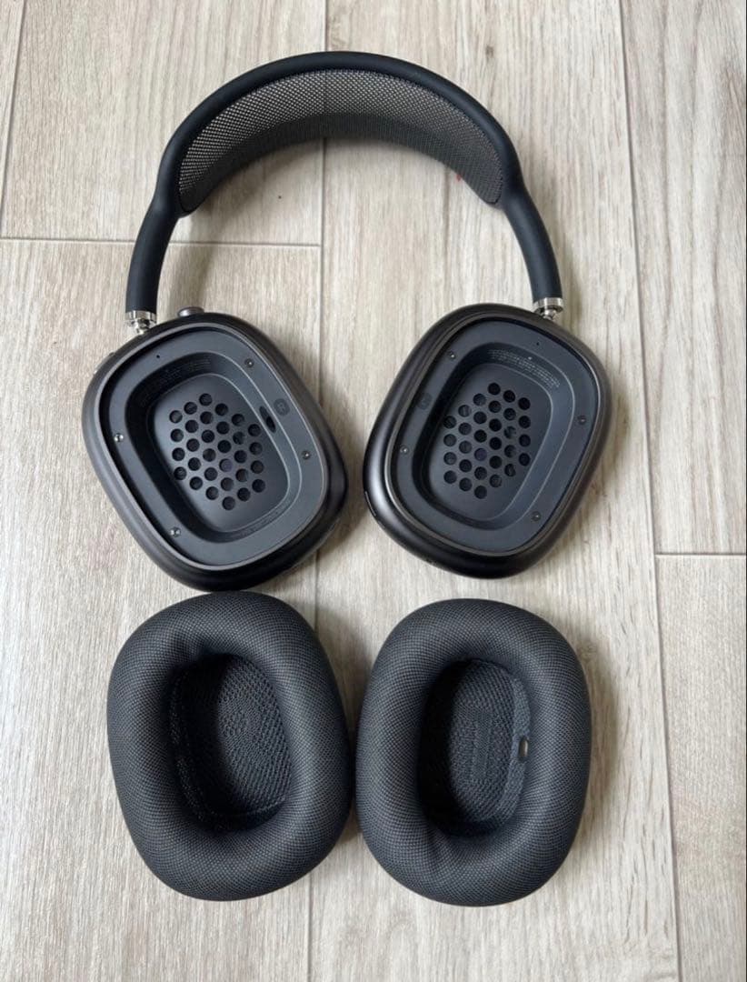 【美品】AirPods Max と 交換用 新品イヤークッション付き 正規品