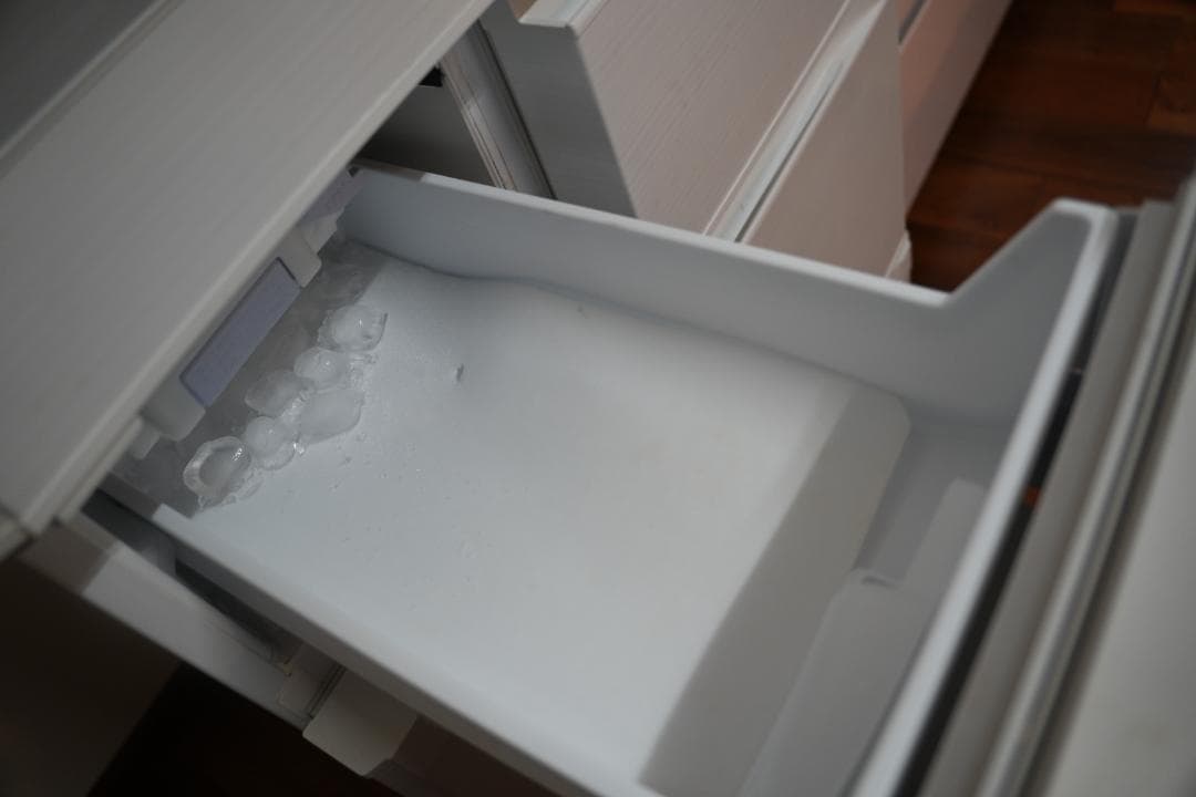 MR-JX61Y-W 両開き冷蔵庫 605Lホワイト