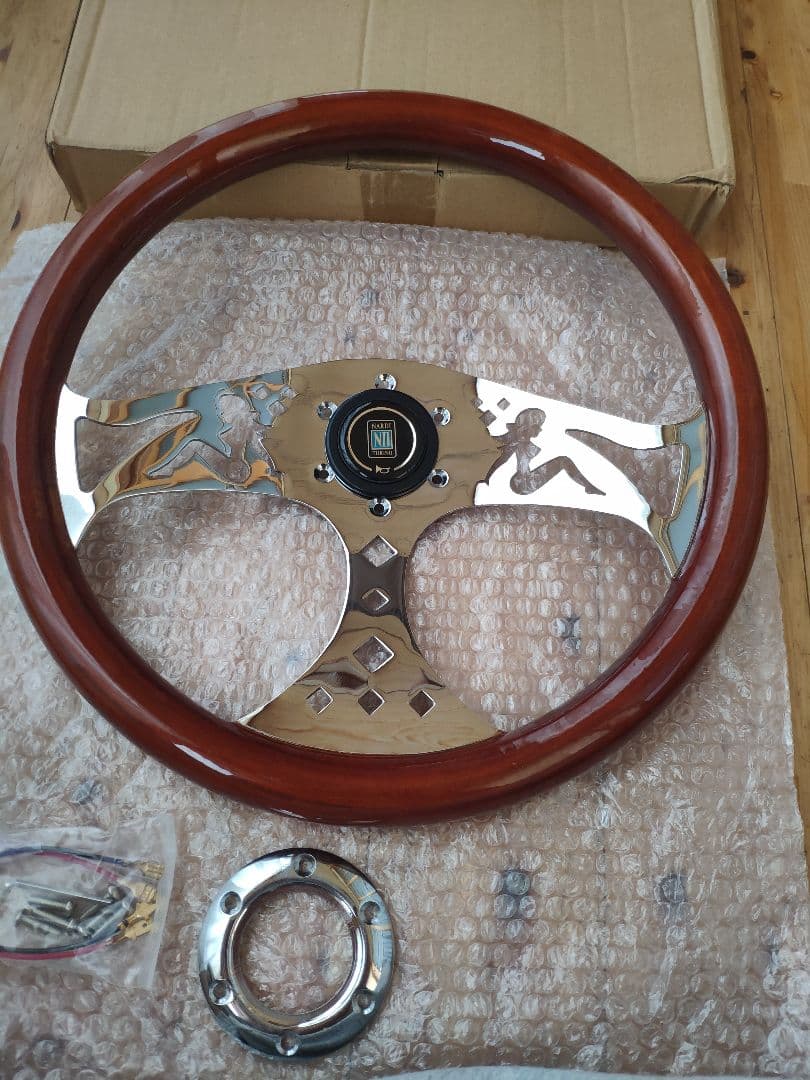 新品ピーチウッド無垢材・クロームメッキ15インチ380mmMOMOピッチ70mm