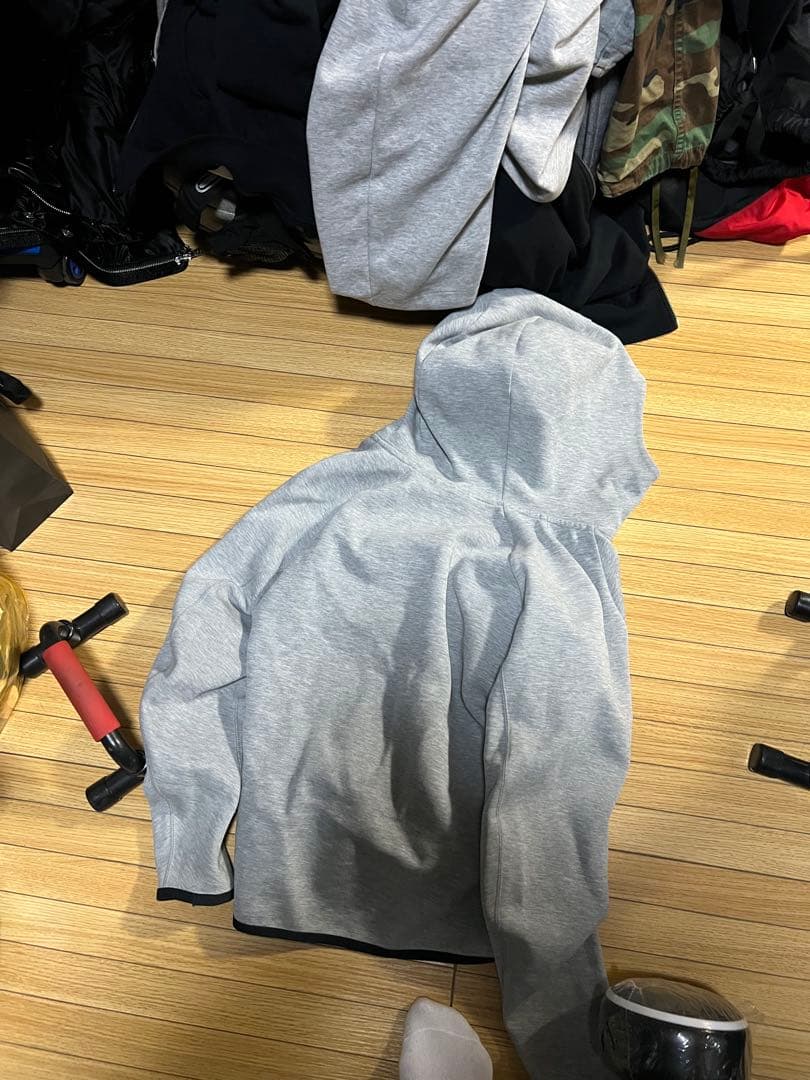 NIKEテックフリース　上　s