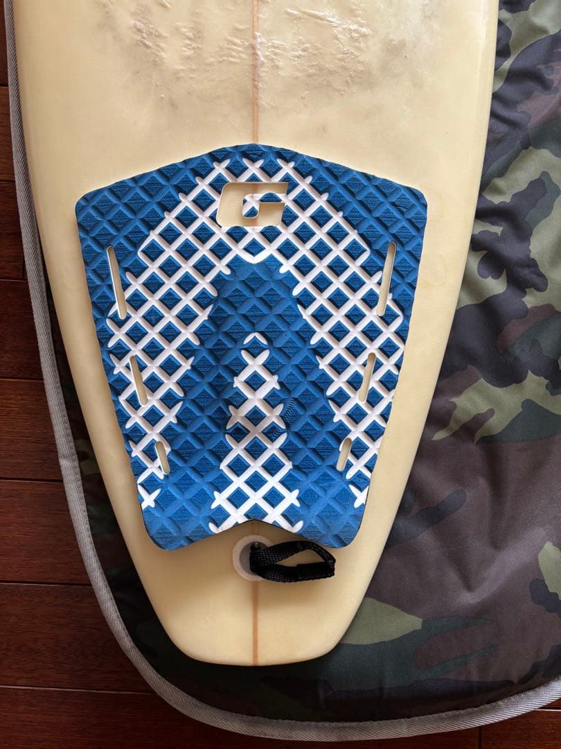 ショートボード　ケリートコロ　全長186センチ　ケース、フィン、コードセット