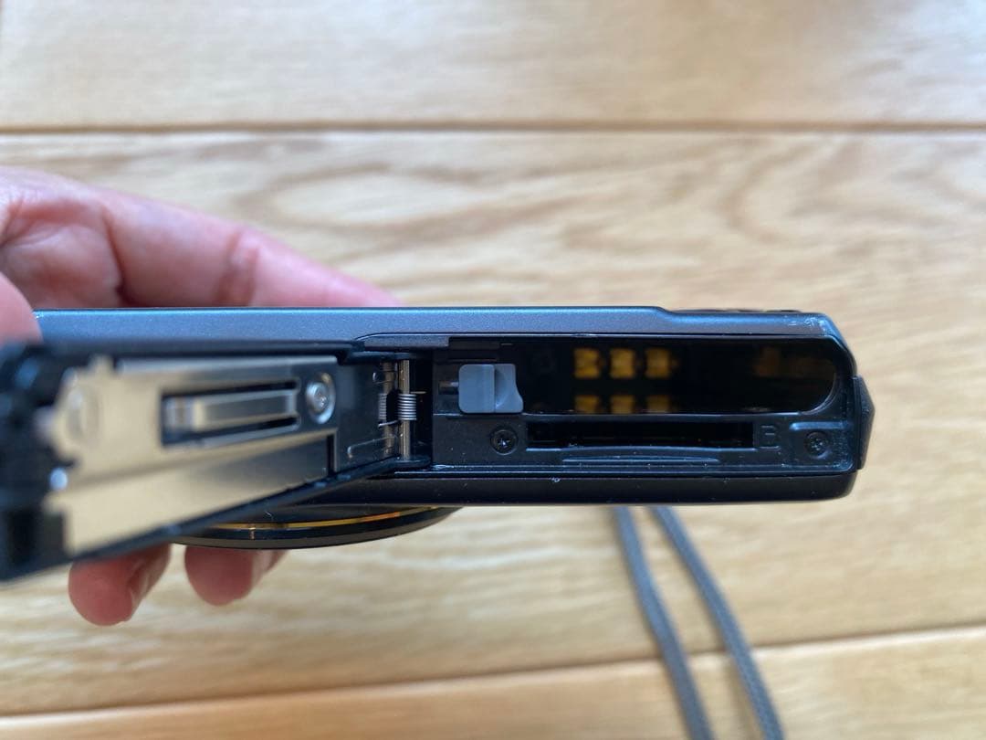 【動作未確認】CASIO EXILIM EX-ZR10 コンパクトデジタルカメラ