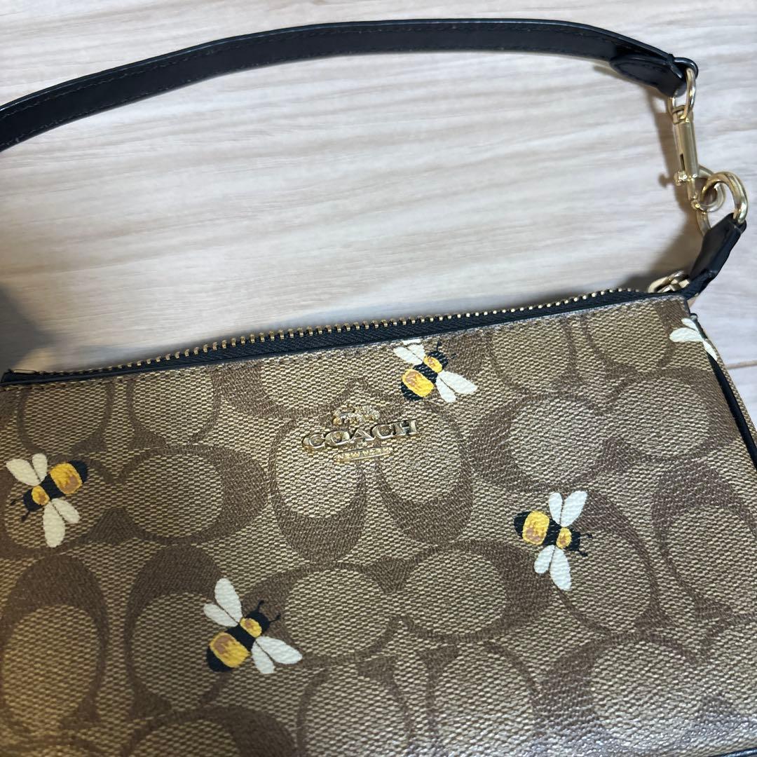 【極美品】 coach 蜂beeシグネチャー　ショルダーバック