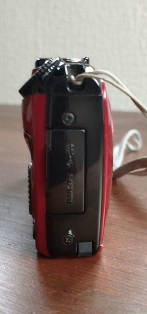 Fujifilm FinePix F550EXR レッド