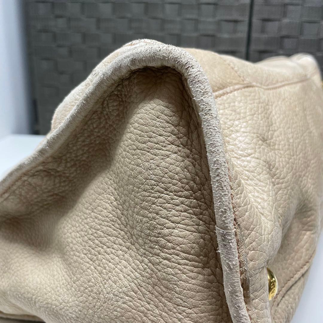 ア*オ様 PRADA ベージュ レザー ハンドバッグ