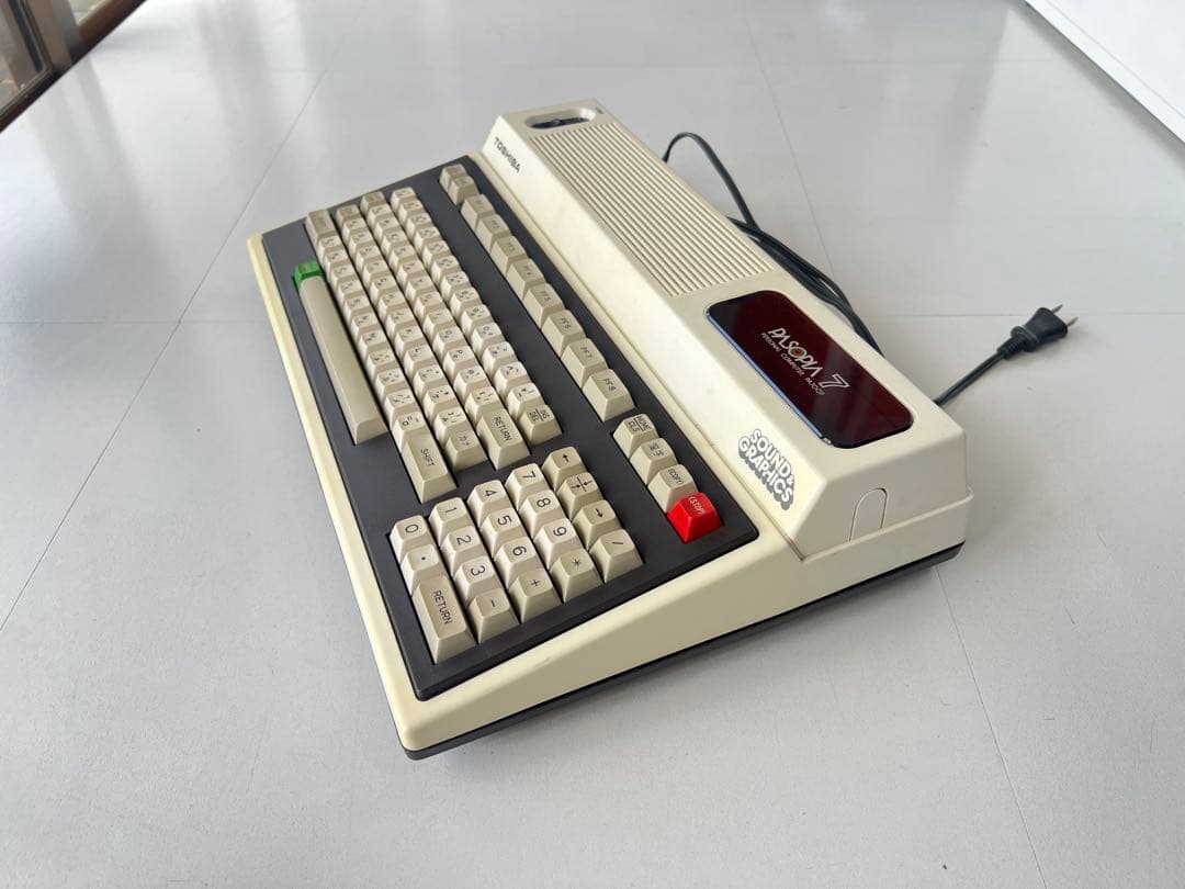 TOSHIBA PASOPIA 7 デスクトップPC