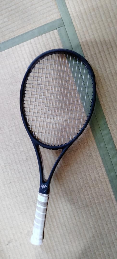 プロスタッフ RF 2017 グリップ２ スイス国旗ありフォートボール４缶付き