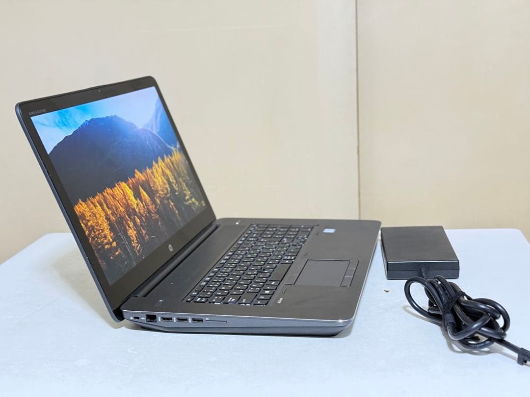 Windowsノート本体 hp zbook 17g 4 xeon E3-1535m v6 p5000
