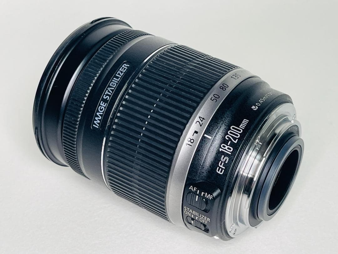 美品☘️Canon EF-S 18-200mm F3.5-5.6 IS キヤノン