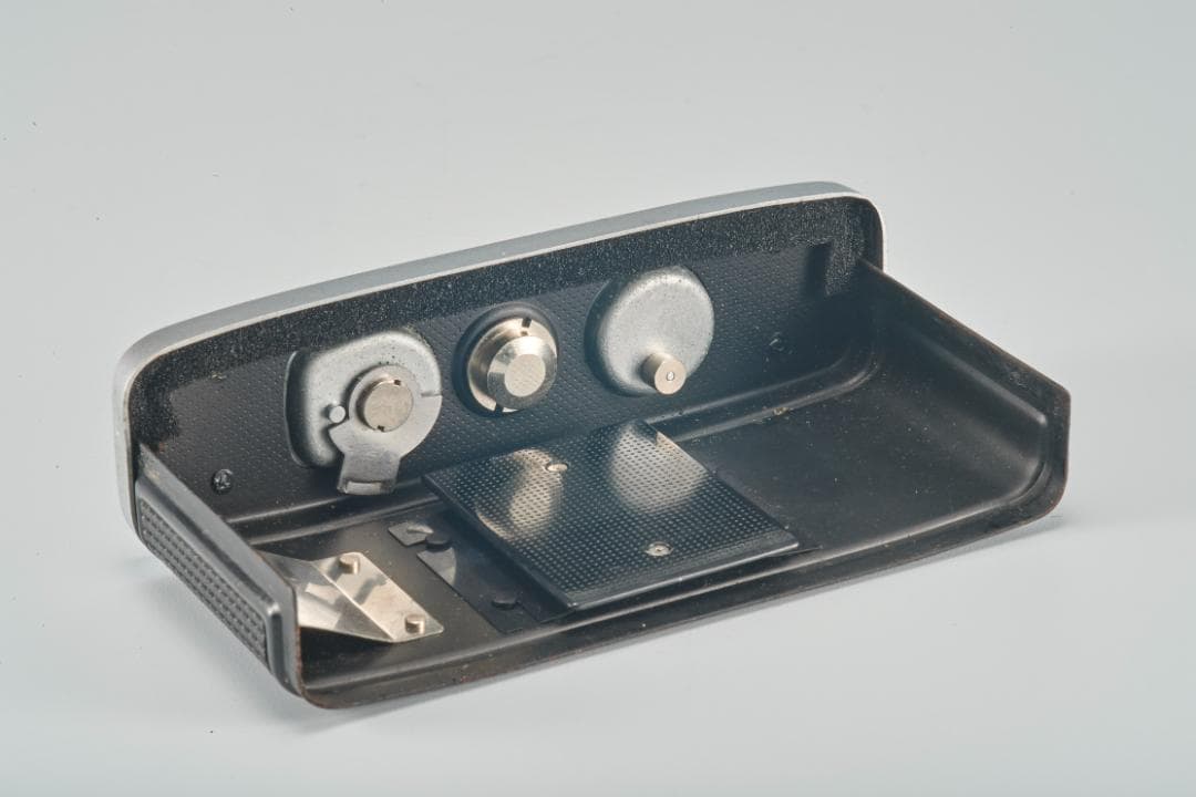 フィルムカメラ Olympus PEN-D / F-zuiko F1.9 32mm #88