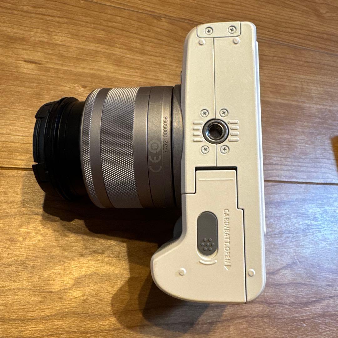 CANON kiss me デジタルカメラ ミラーレスカメラ