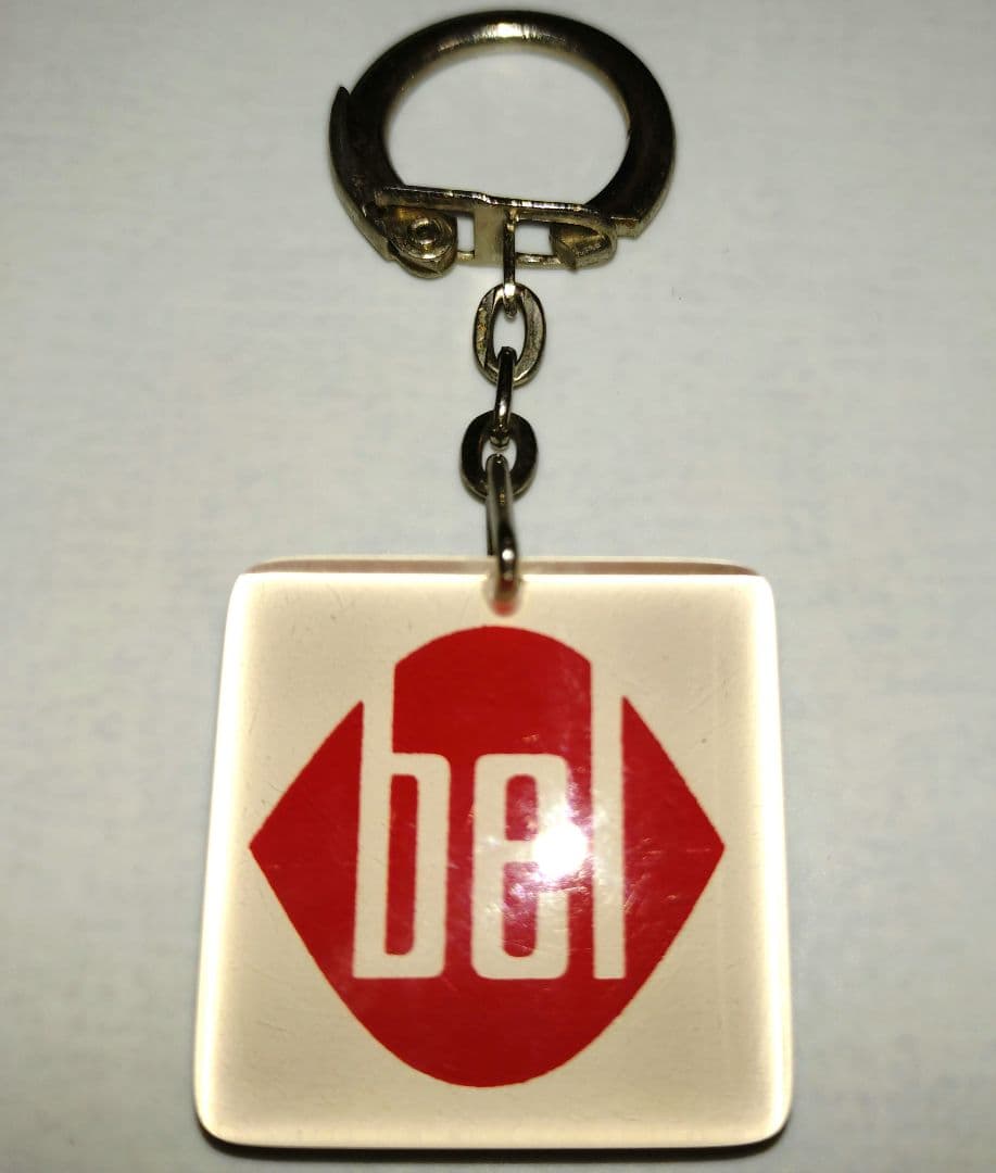 フレンチキーホルダー　kiri　チーズ　食品　アクリル　フランス