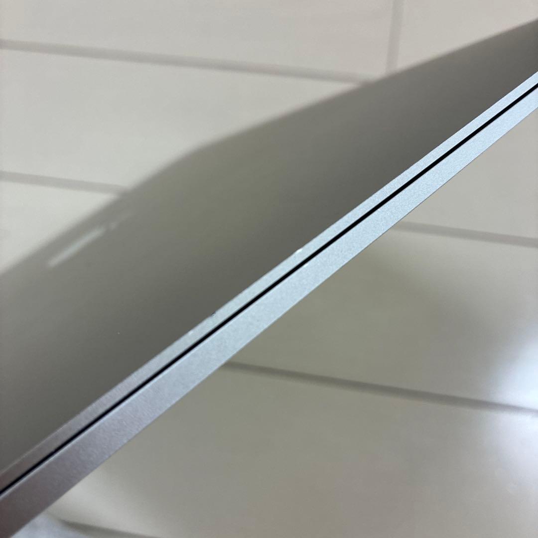 Apple MacBook Air (M1,8GB,256GB) 本体