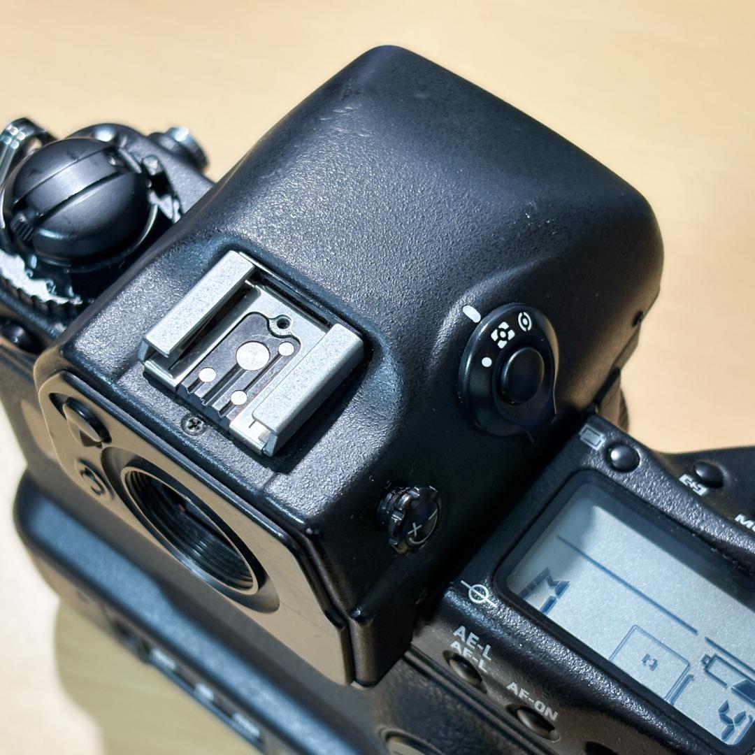 中古Nikon F5　フィルム 一眼レフカメラ