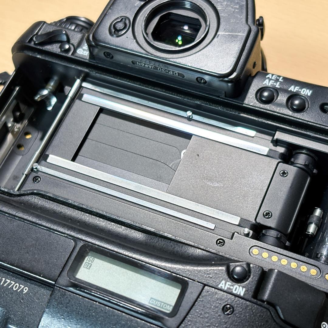 中古Nikon F5　フィルム 一眼レフカメラ