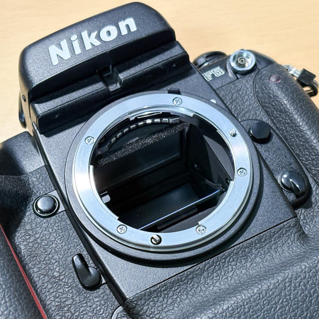 中古Nikon F5　フィルム 一眼レフカメラ