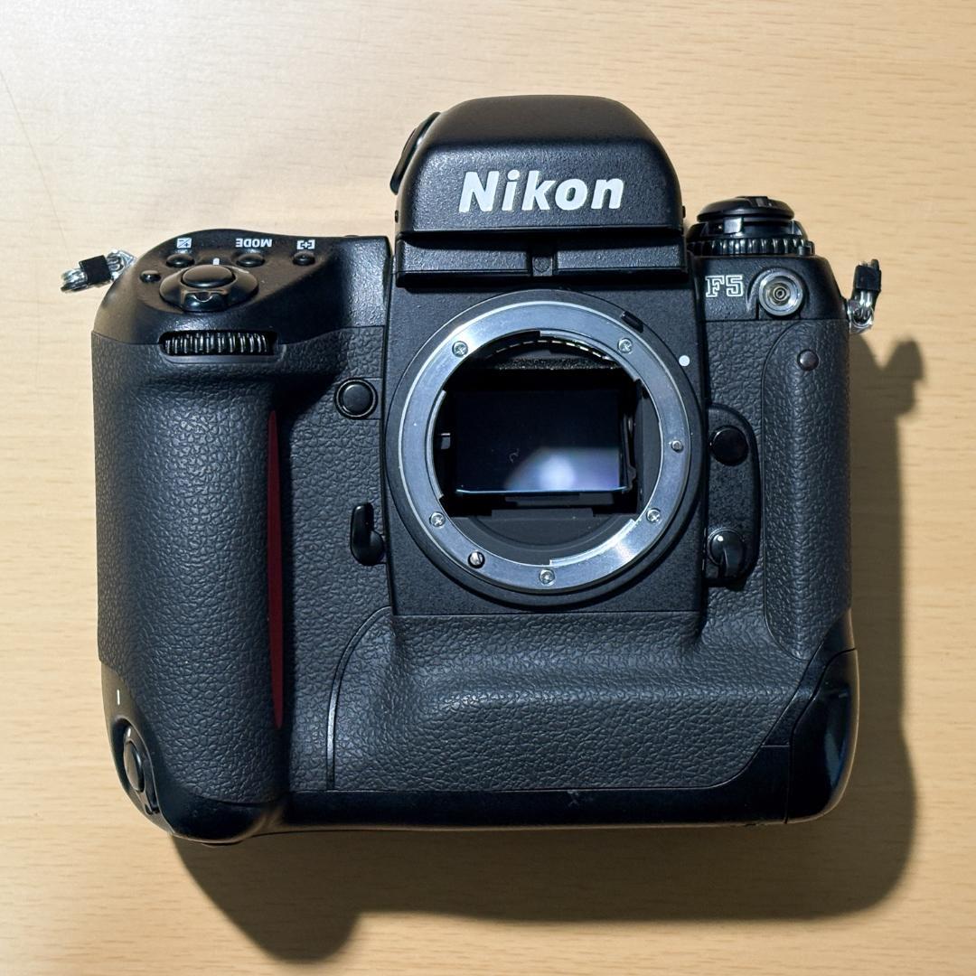 中古Nikon F5　フィルム 一眼レフカメラ