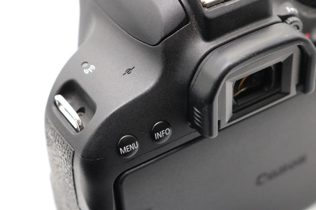 超美品 【Canon EOS Kiss X9i トリプルレンズセット】 安心保証