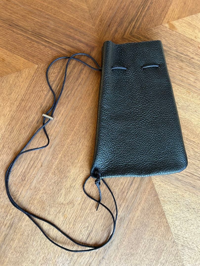 エンダースキーマ ブラックレザーショルダーバッグ