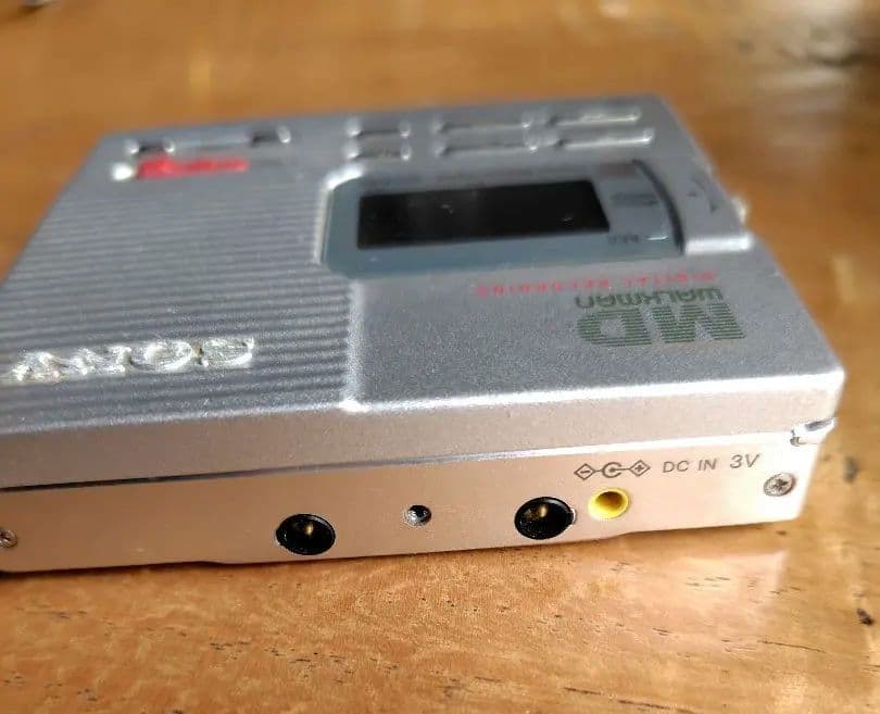 ポータブルプレーヤー MD Walkman MZ-R90