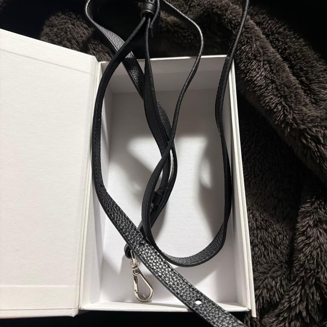 DEMIU スタッズブラック レザー iPhoneケース iPhone15pro