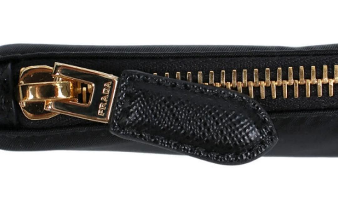 プラダ ショルダーバッグ　ナイロン　梨花さん愛用