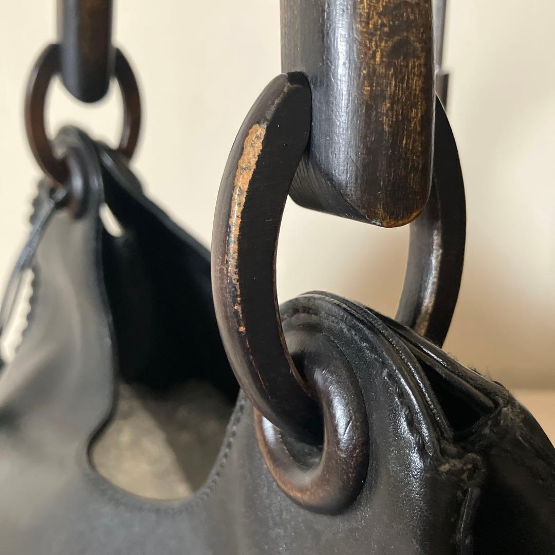 GUCCI 牛革&天然木 マットブラックのワンショルダーバッグ