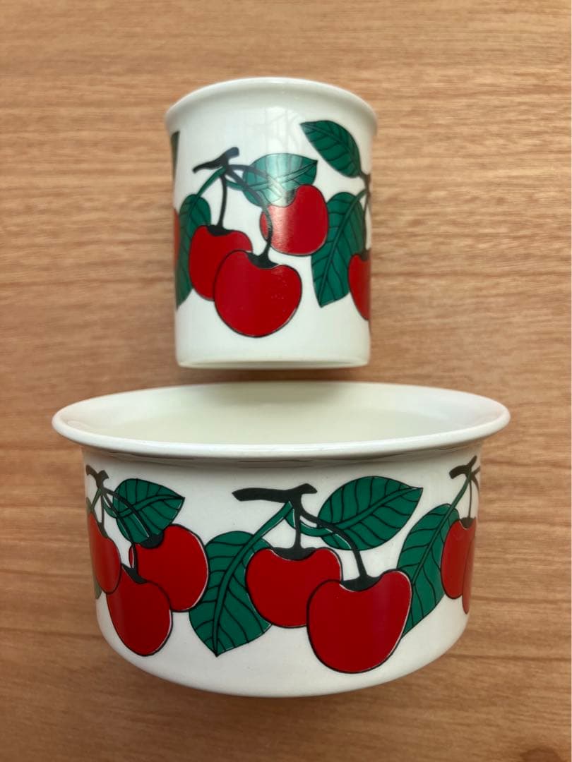 ARABIA Kirsikka アラビア　キルシッカ クリーマー&シュガーボウル