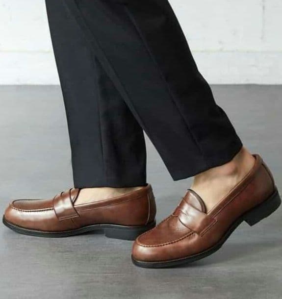 ぬーぴー　ASICS Runwalk 1231A225 26.5 ブラウン