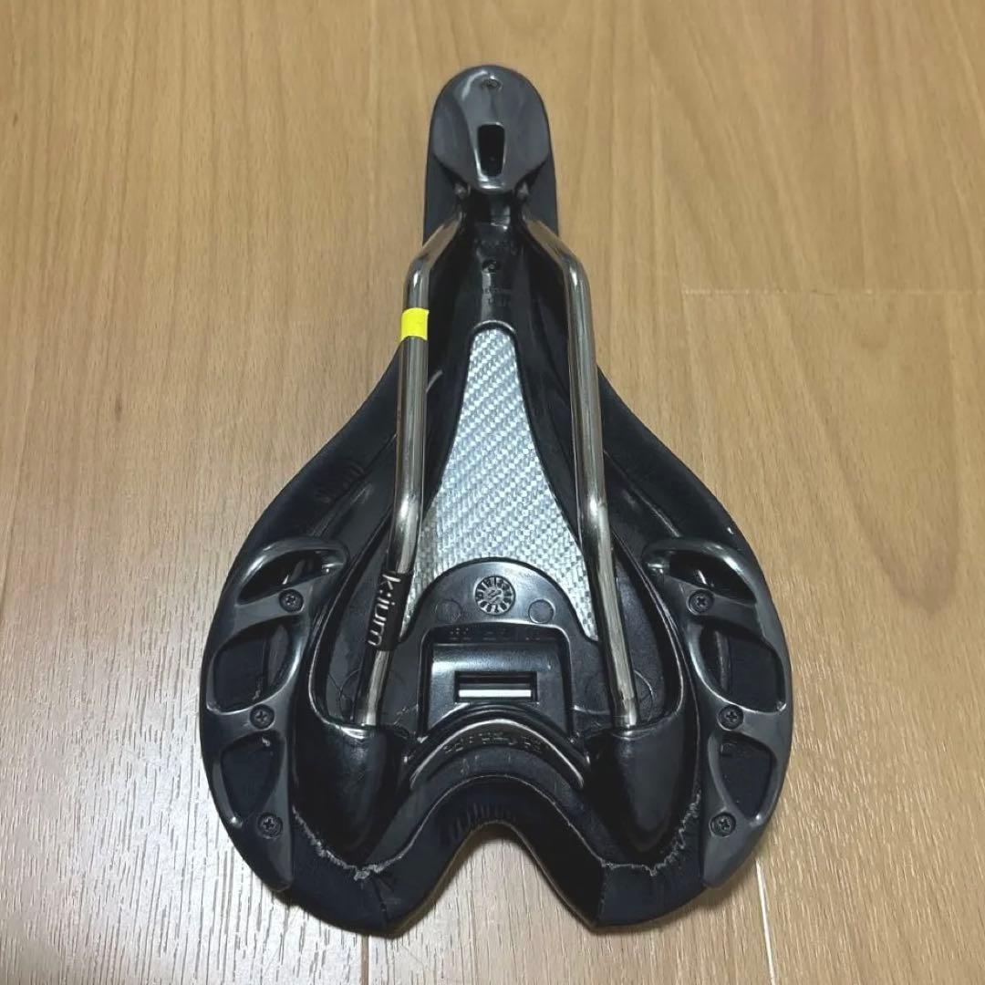 フィジーク ALIANTE K:ium レール サドル 黒