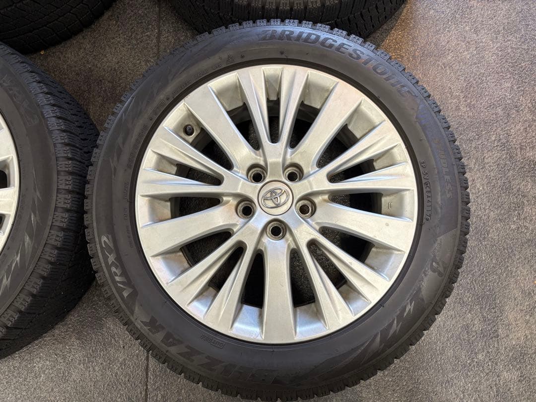 ⭐︎送料込み⭐︎トヨタ純正18インチ スタッドレス　ヴェルファイア　アルファード等に