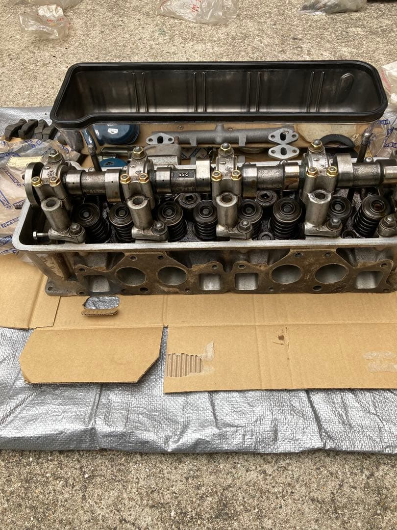 NISSANフェアレディーsr31ヘッドカバー