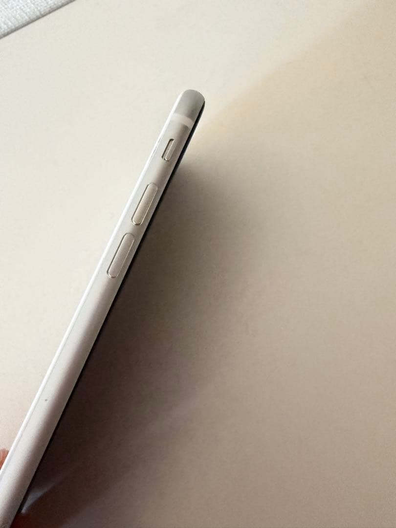 iPhone SE2 64GB ホワイト 美品