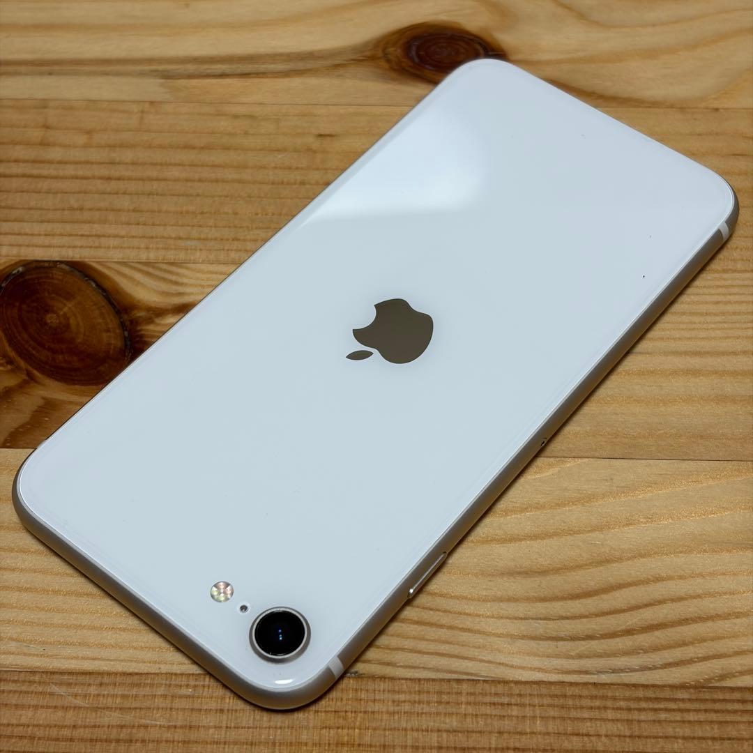 Q*e様 バッテリー新品　iPhoneSE第3世代64GB SIMフリー　美品