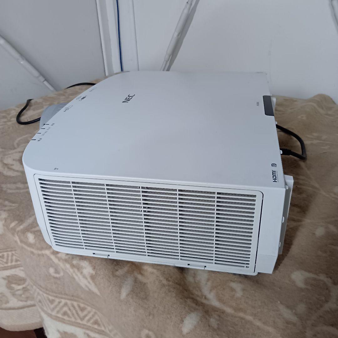 NEC プロジェクター NP-PA500UJL　※リモコンなし