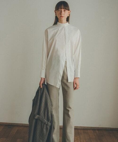 美品 CLANE 2,4万円 スリットのブラウス ホワイト クラネ B411