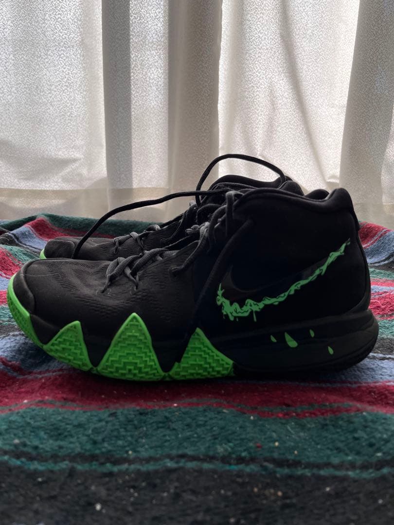 シューズ(男性用) NIKE Kyrie4 Halloween basketball shoes