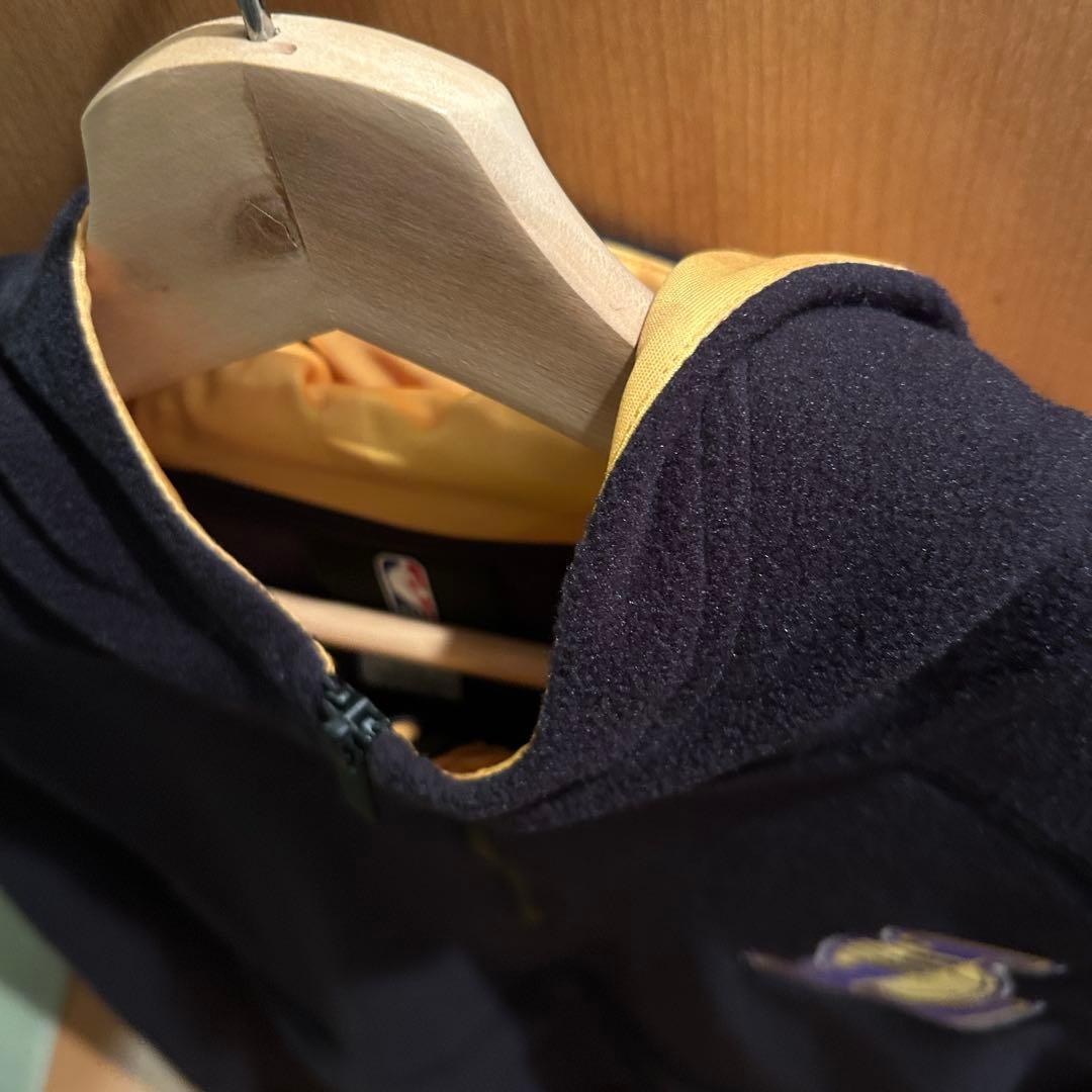 NBA レイカーズ　LAKERS 黒/黄色 ジップ　フリースジャケット