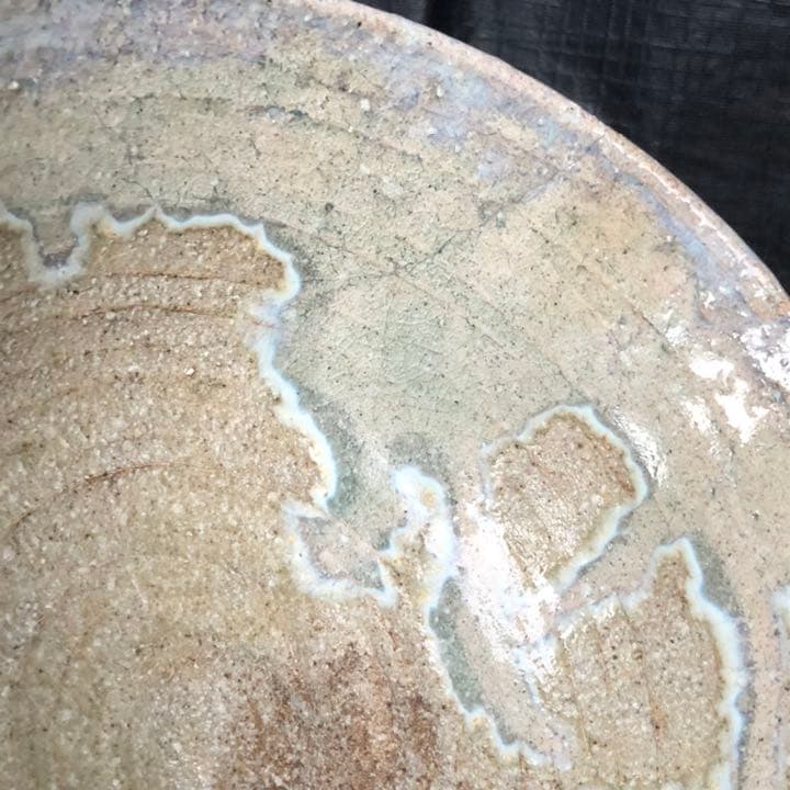 究極の美◼️蔵からかなり美しい釉薬の大きな器が出て来ました、萩焼？