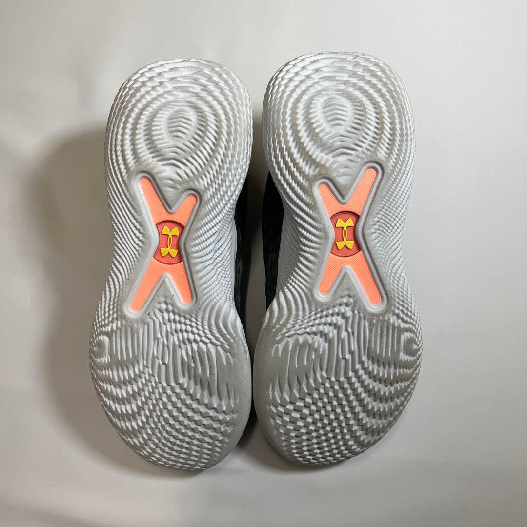 アンダーアーマーカリー10\"Treasure \"27cm