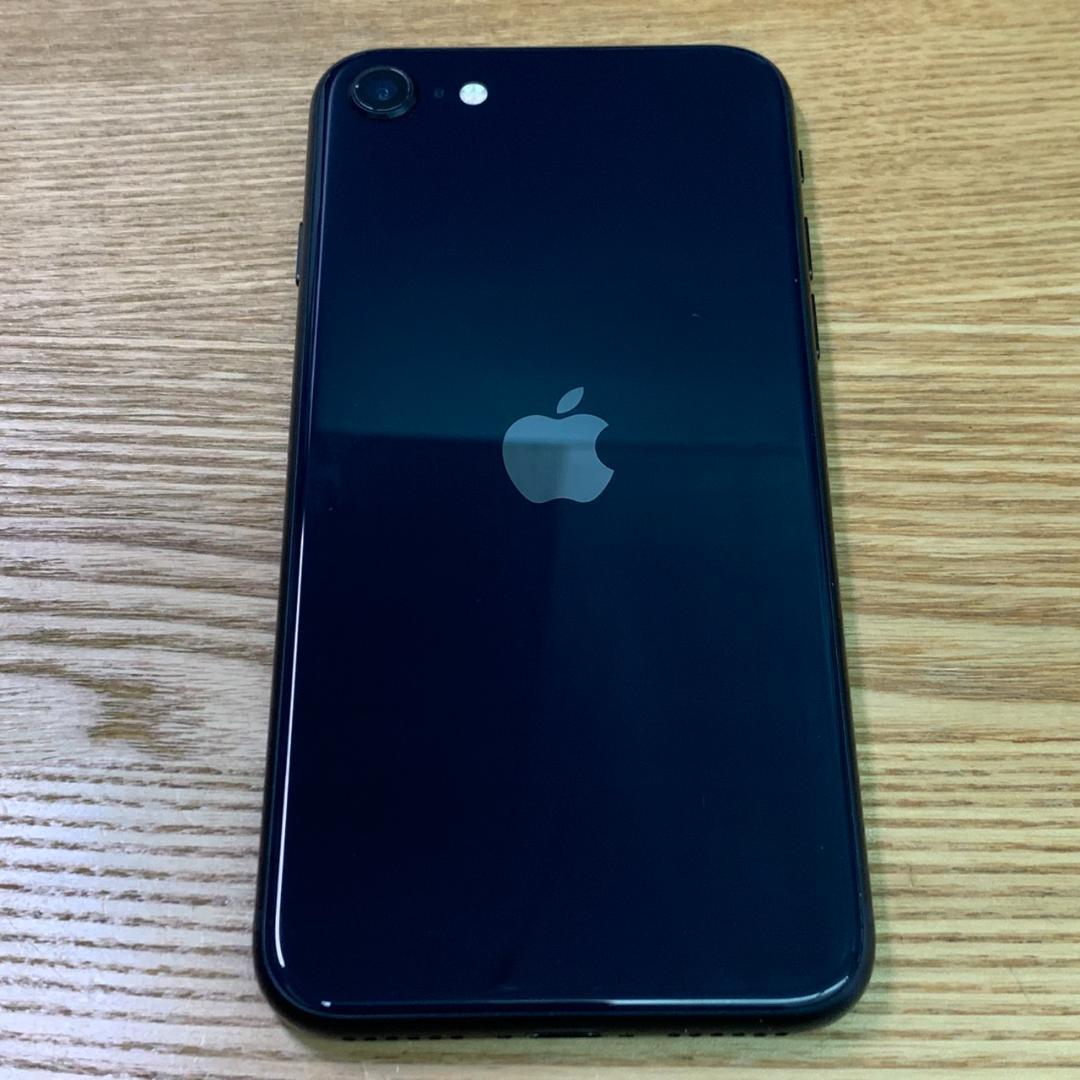 C4 SIMフリー iPhoneSE 第3世代 64GB おまけ付き