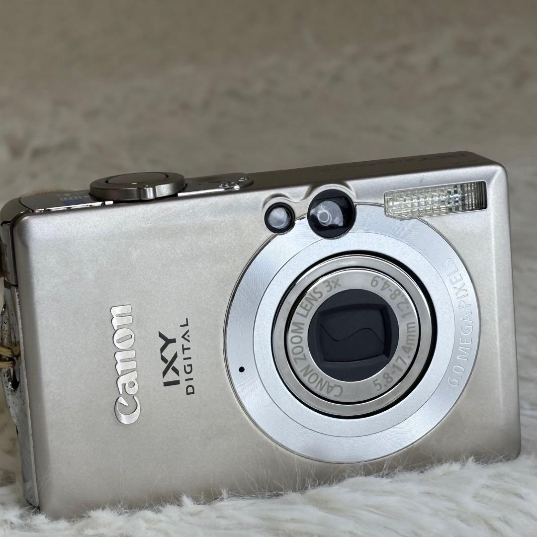 Canon カメラ　IXY 70 PC1193 充電器 コンデジ　動作品