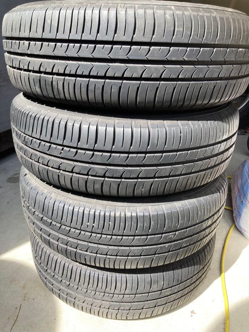 タイヤほぼ新品！グッドイヤーEfficientGrip ECO175/65R14