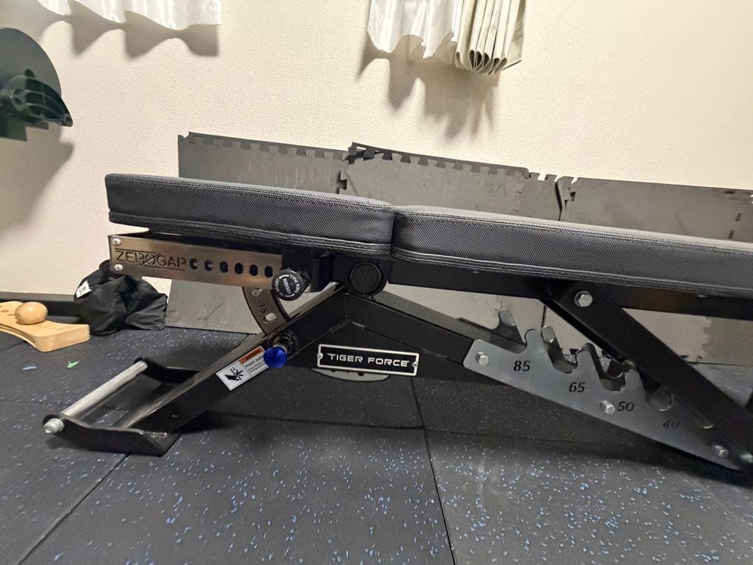 ねんねん　TIGER FORCE トレーニングベンチ