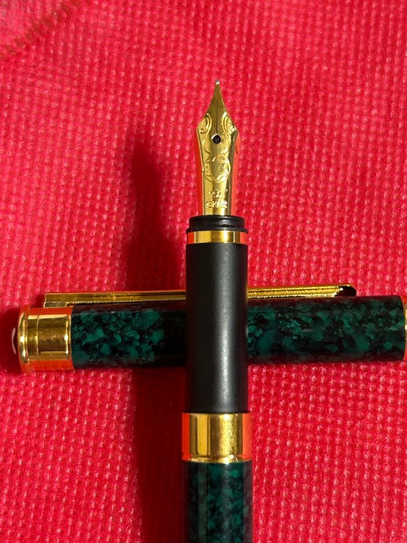 希少カラーモンブランノブレス・オブリージュ緑色の金メッキ万年筆USED