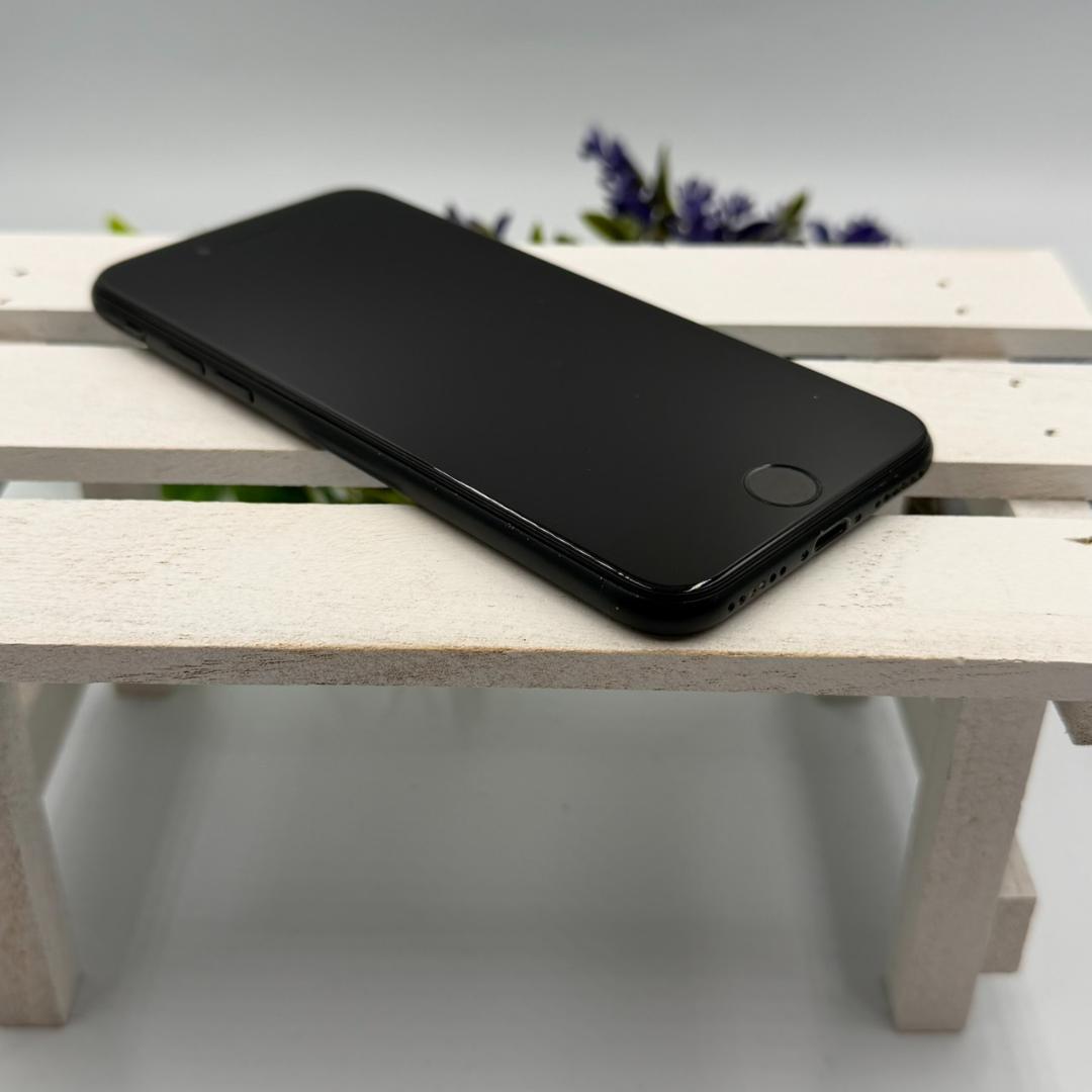 iPhone SE第3世代 64GB ミッドナイト 384