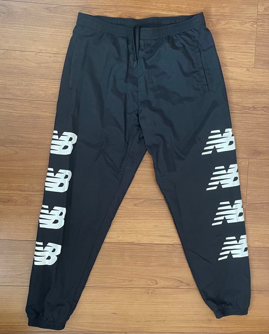 new balance ナイロンセットアップ ブラック/ホワイト　サイズXL