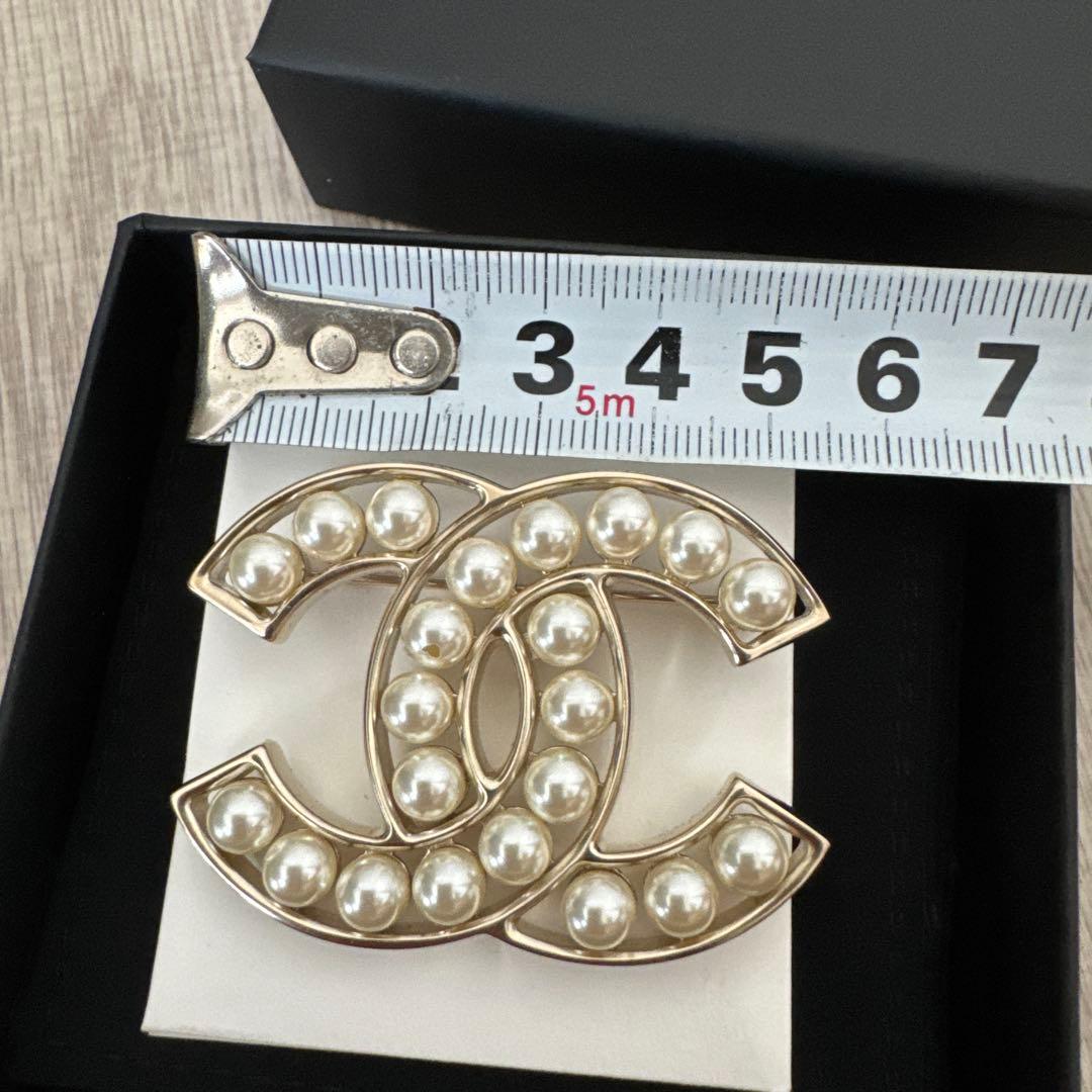シャネルCHANELパールCCマーク定番ブローチ