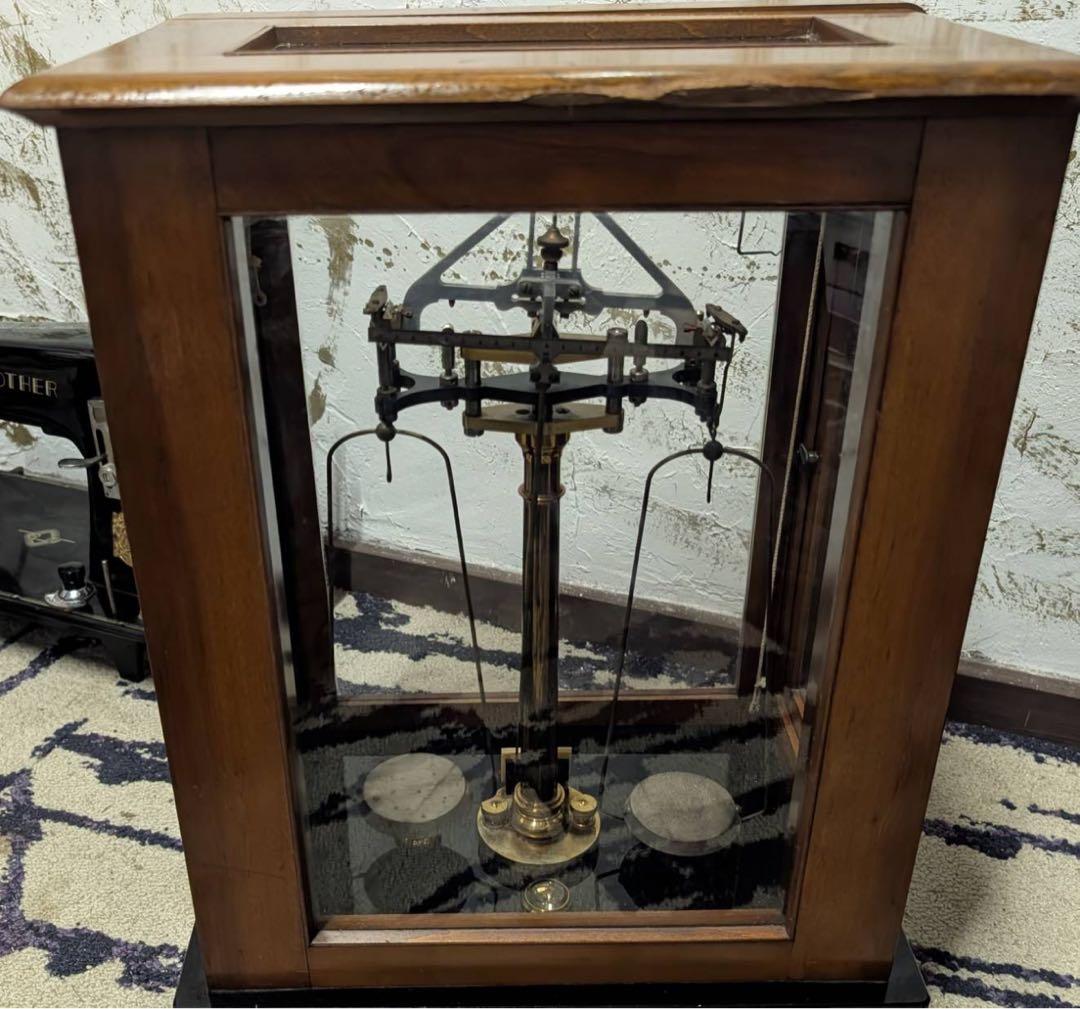 天秤　 はかり　木製枠 　ガラスケース 　当時物 　アンティーク レトロ