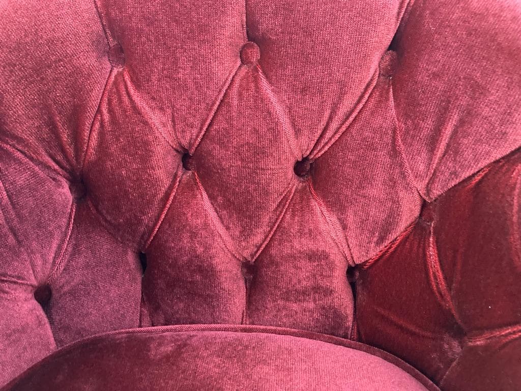 ヴィンセント　チェスターフィールド　1人掛けソファ　ベルベット　レッド